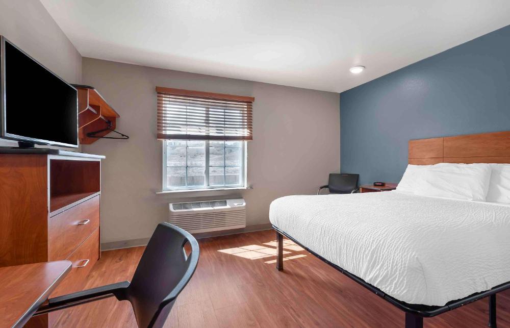 Standard Queen Room - Non-Smoking interior